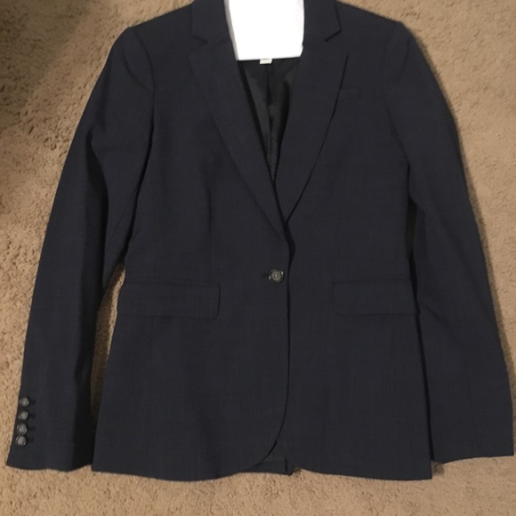 Banana Republic 2 piece skirt suit - Picture 3 of 3